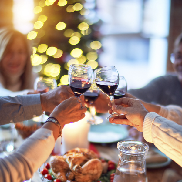 La tradizione del vino sfuso sulla tavola delle feste